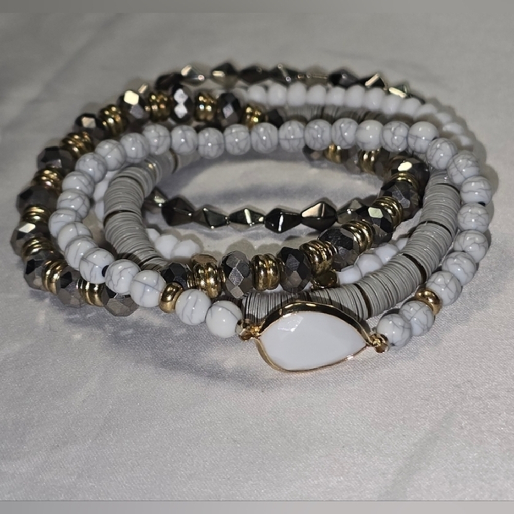 House Of Harlow 1960 Grey Neutral Tone Multi-Layer Beaded Bracelet‎ Set New